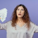 Как не попасть в долговую яму, если не хватает денег до зарплаты